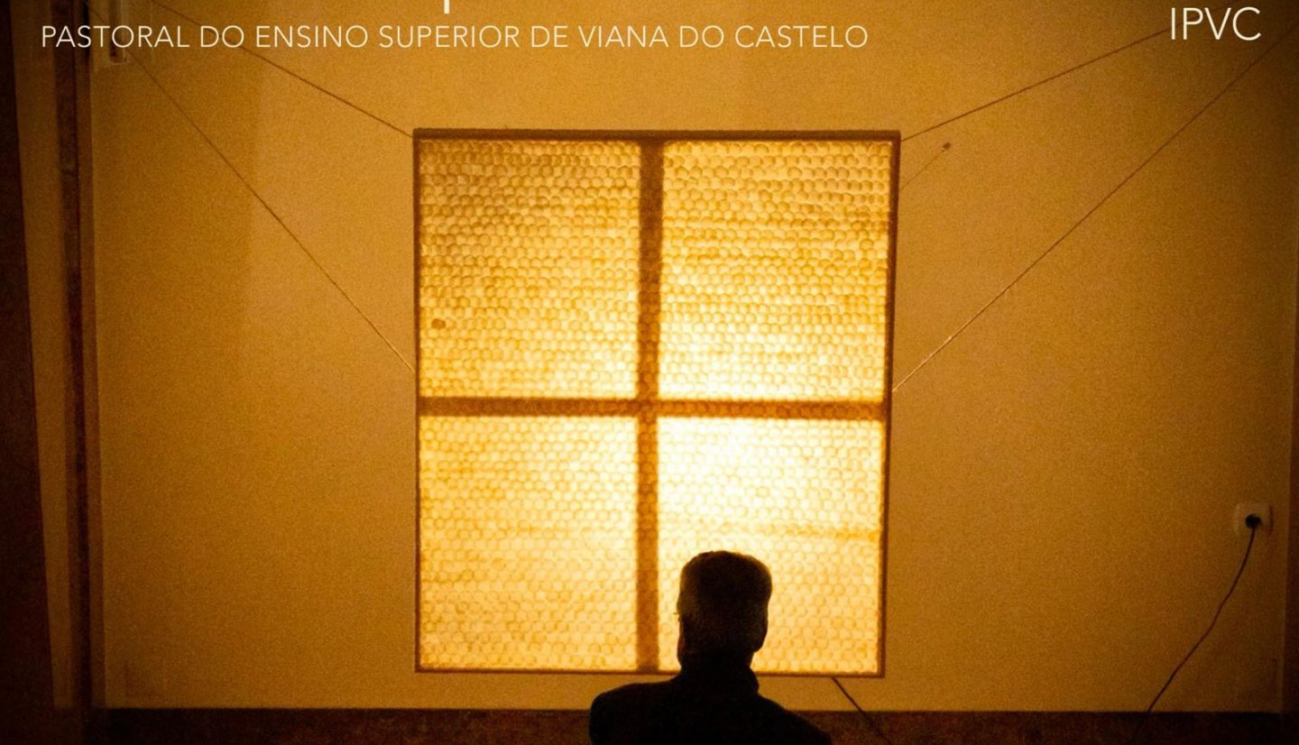 (Português) Padre Christopher Sousa reflete sobre «Arte, cultura e espiritualidade», na ESE-IPVC<
